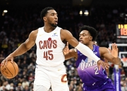 开云体育官网-爵士队内交锋升级！米切尔和戈贝尔矛盾加剧