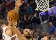 开云体育平台APP-球星爆发！S赛赛场再现神级操作