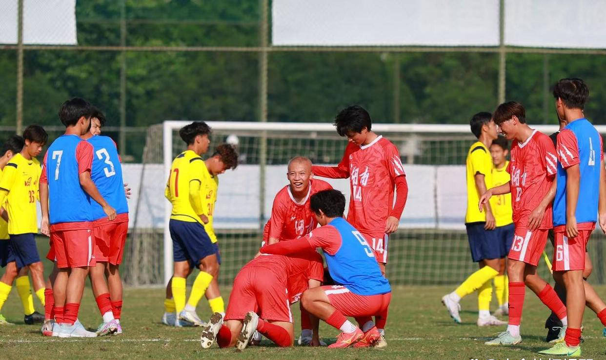 见证足球赛场上的英雄崭露头角