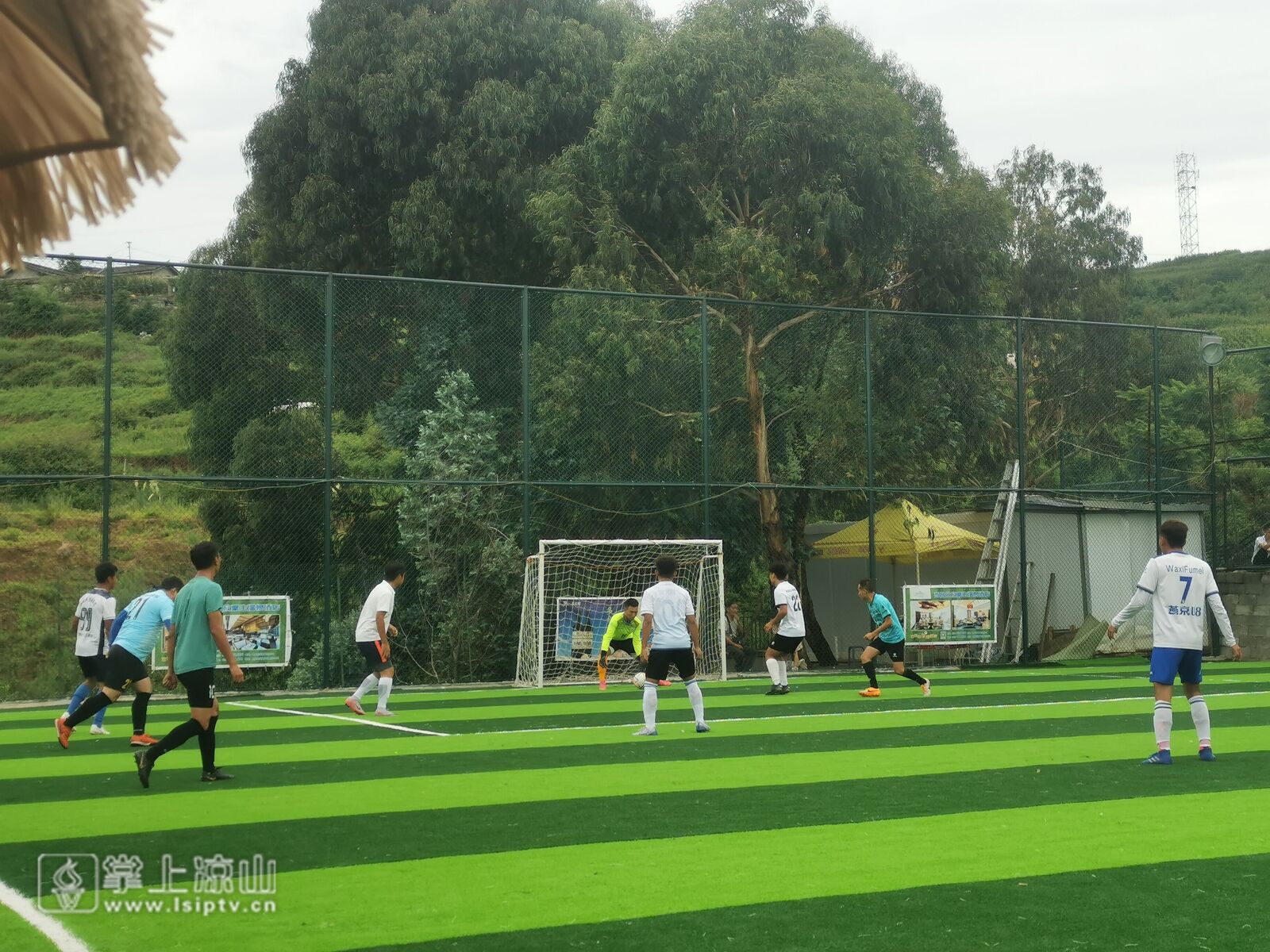 精湛技艺在足球场上展现,比赛凝聚热情传奇的简单介绍 精湛技艺在足球场上展现,比赛凝聚热情传奇的简单介绍