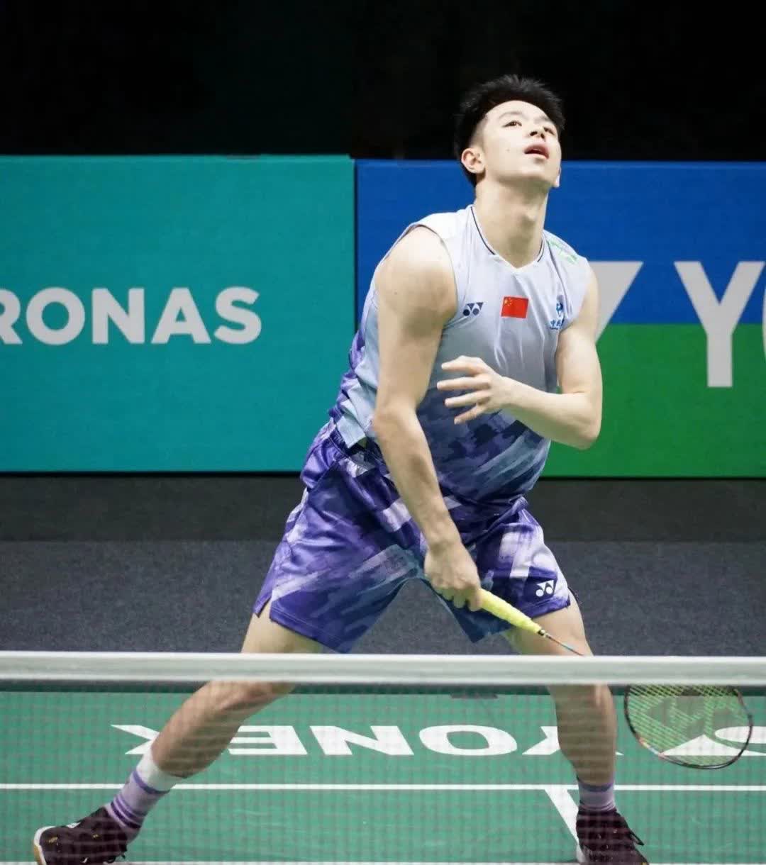 中国女足主帅刘毅获得年度最佳教练奖项