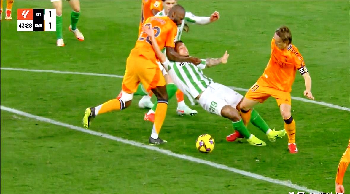 关于皇马热身切尔西，季前赛中屠龙大战！的信息