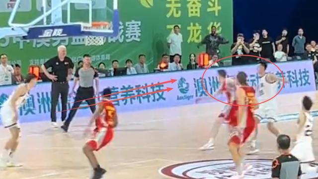 精彩比拼!国际篮球赛场空前悬疑 精彩比拼!国际篮球赛场空前悬疑