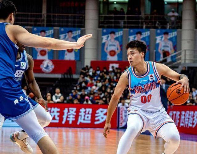 湖北队遭遇困境，战术调整成焦点