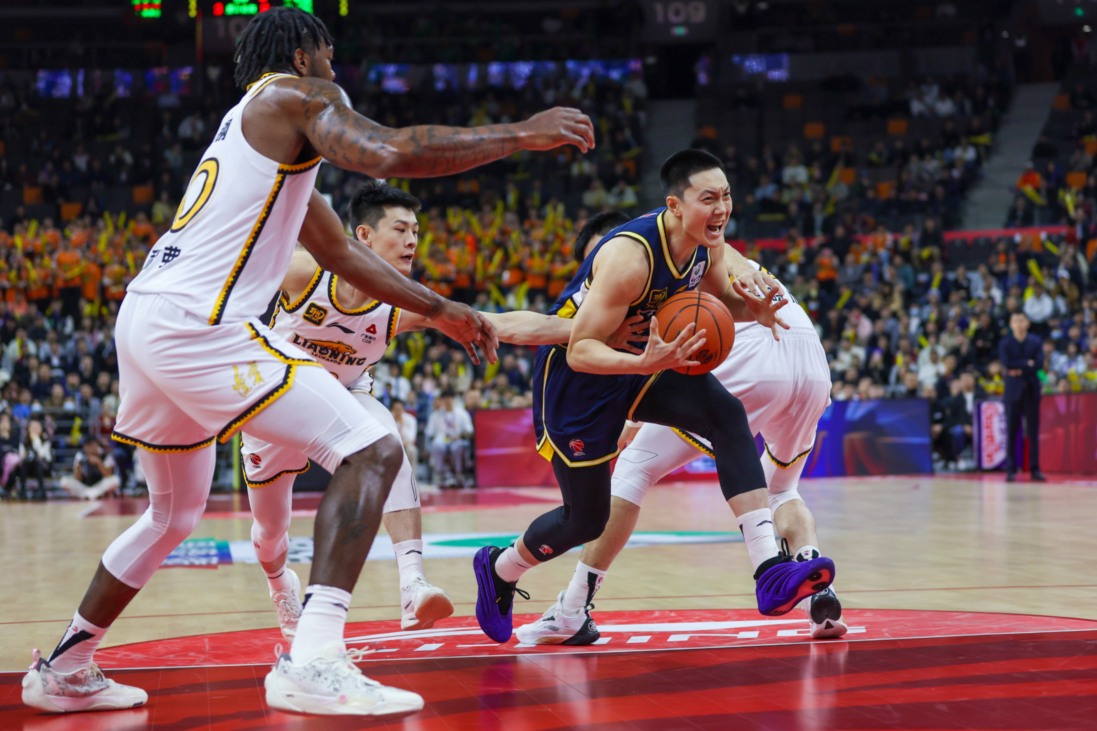 热门球队实力强劲，胜负难料