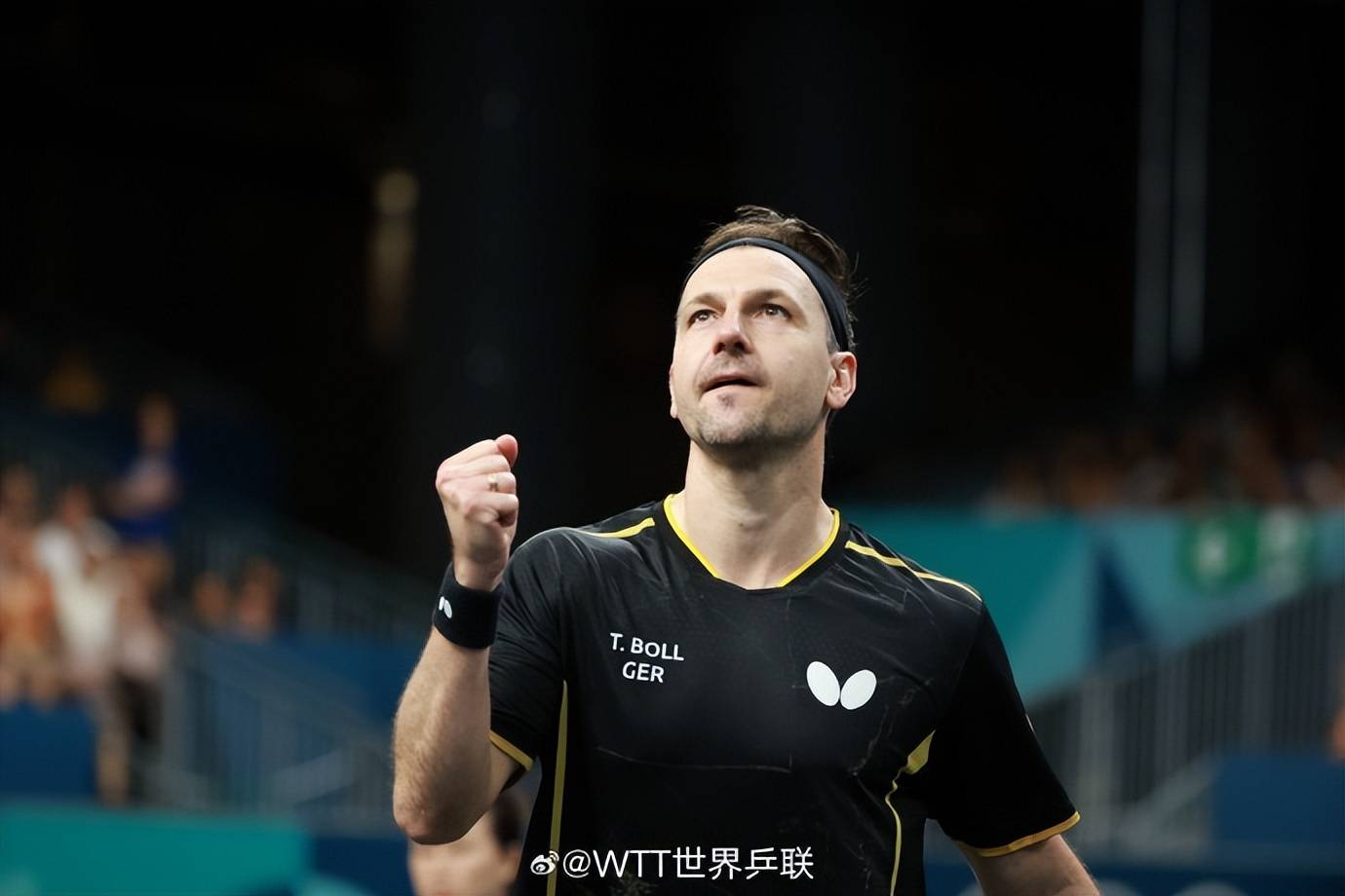 英格兰队鏖战德国队，波尔高光表现