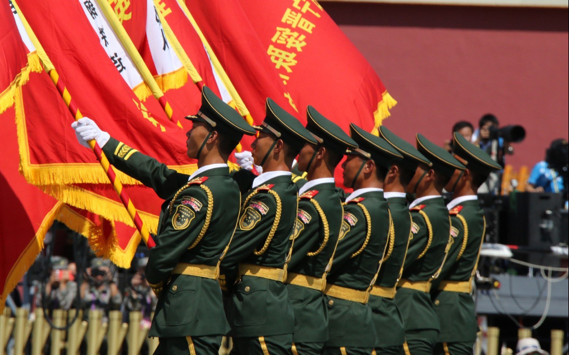 爵士vs广东，当库有引力遭遇铜墙铁壁，历史在冰与火中改写